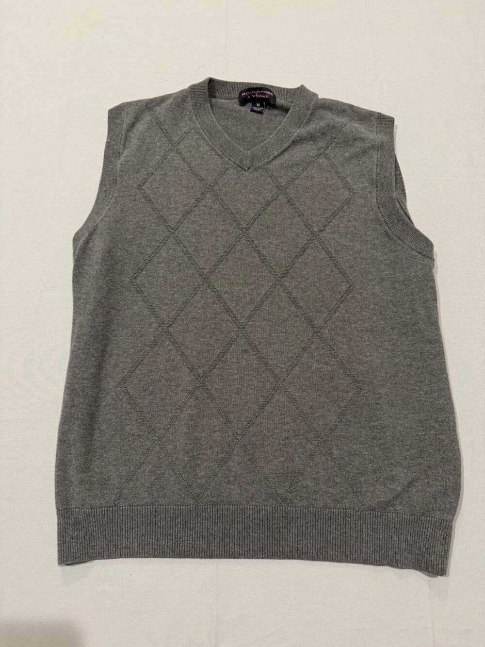 Roundtree & Yorke Mens Gray Argyle Sweater Vest V-Neck Pullover M